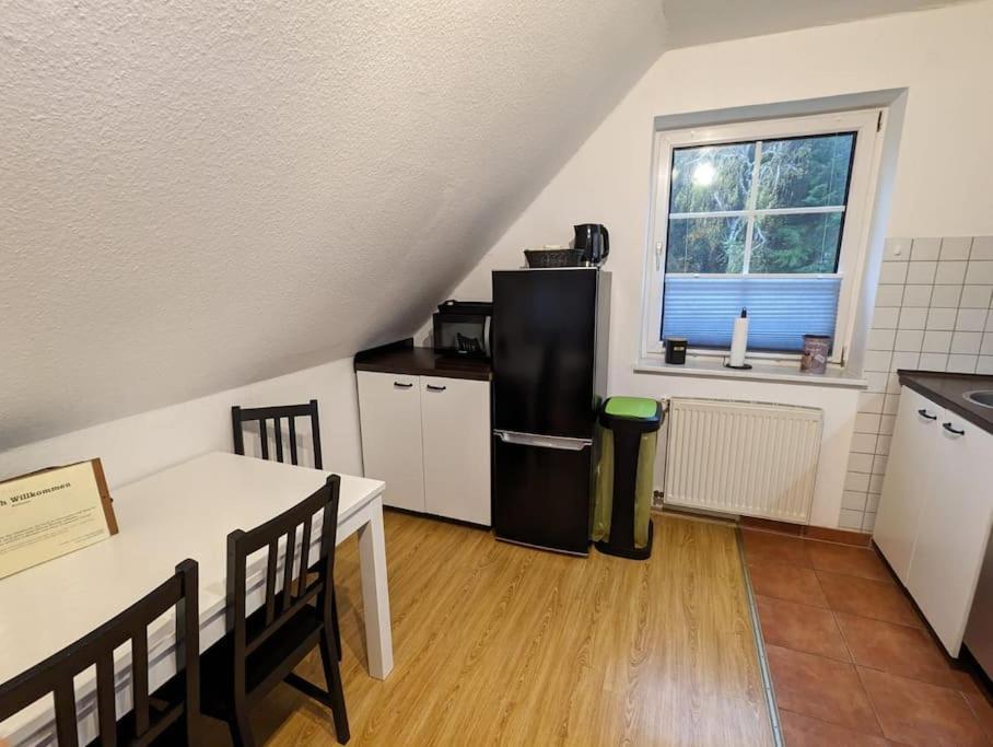 Apartamento Die Kleine Klecks Am Jasmunder Bodden Bergen Auf Rugen Exterior foto